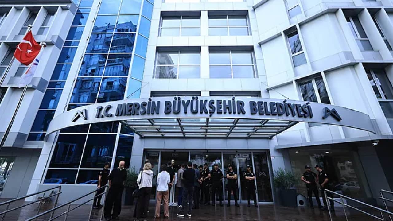 Foto - Bagajdan çıkan kaşeler ihale ağını ortaya çıkardı! Mersin Büyükşehir’de milyonluk dosya