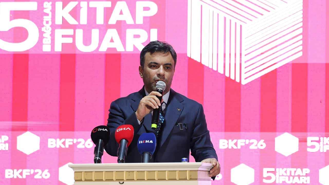 Foto - Bağcılar'da kitapseverlerin büyük buluşması : 5. Kitap Fuarı 15 Temmuz Meydanı'nda kapılarını açtı