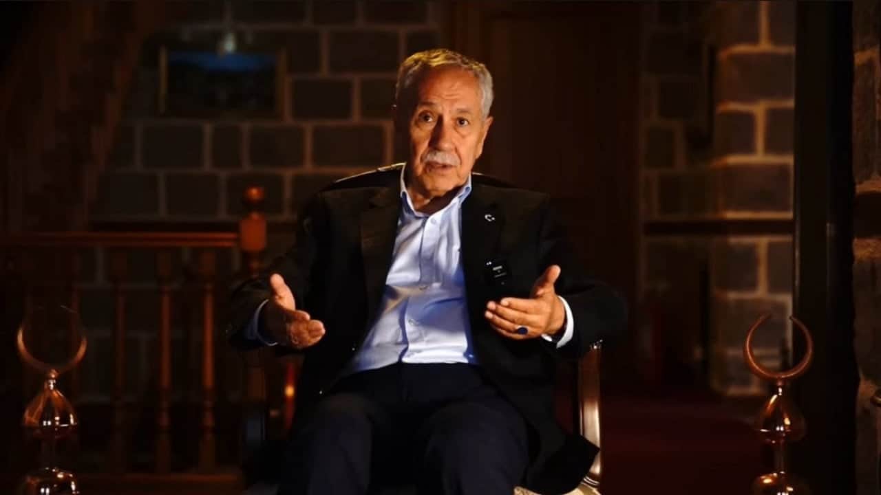 Foto - Bahçeli "Tek kelimeyle rezalettir" demişti! Barzani’nin ortalığı karıştıran Türkiye ziyaretine Bülent Arınç’tan dikkat çeken yorum