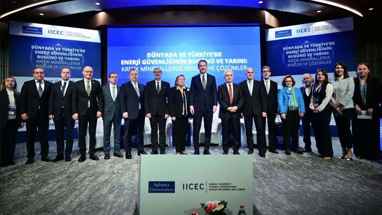 Foto - Bakan Bayraktar 2026'yı işaret etti: Yenilenebilir enerjide ‘yeni bir rekor yılı’ olacak