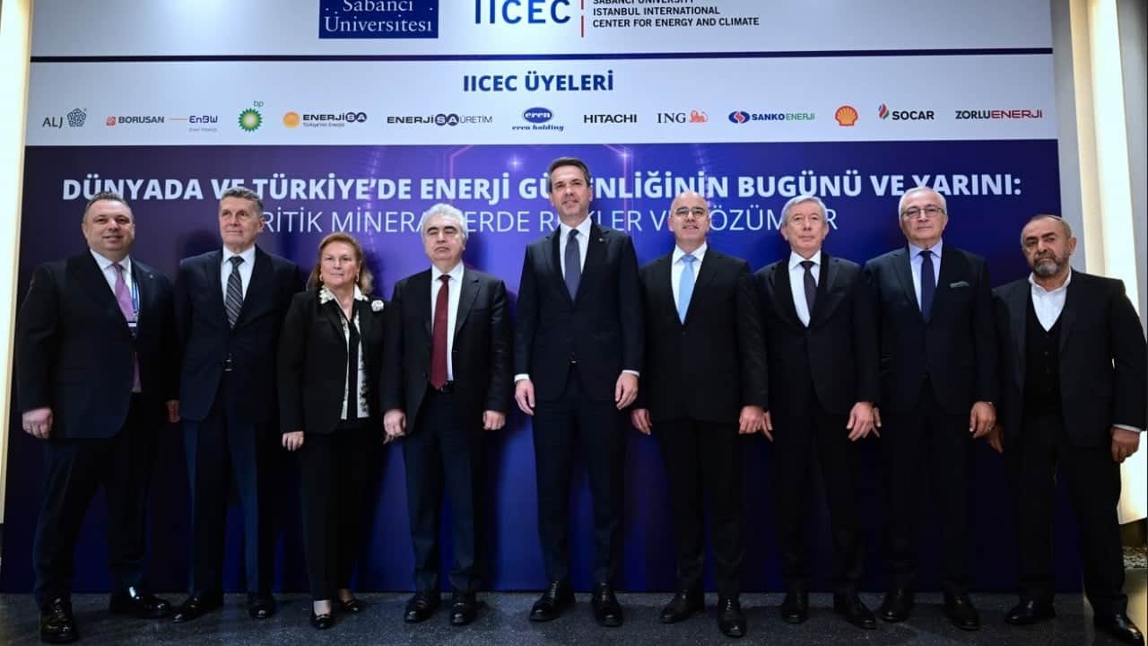Foto - Bakan Bayraktar 2026'yı işaret etti: Yenilenebilir enerjide ‘yeni bir rekor yılı’ olacak