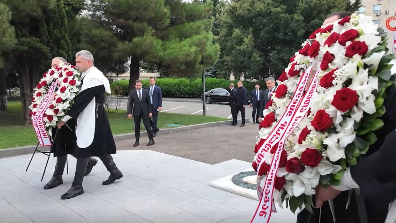 Foto - Bakan Çiftçi görevi başında hayatını kaybeden polisleri andı, dua etti!