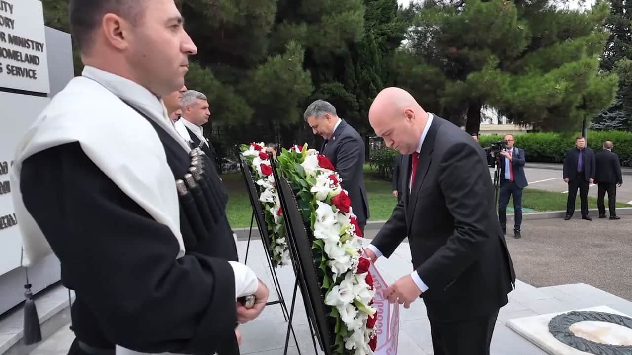 Foto - Bakan Çiftçi görevi başında hayatını kaybeden polisleri andı, dua etti!