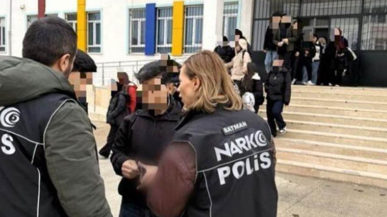 Foto - Bakan Çiftçi talimatı verdi: 81 ilde ekipler sahaya indi! Okul çevrelerinde denetimler artırılıyor