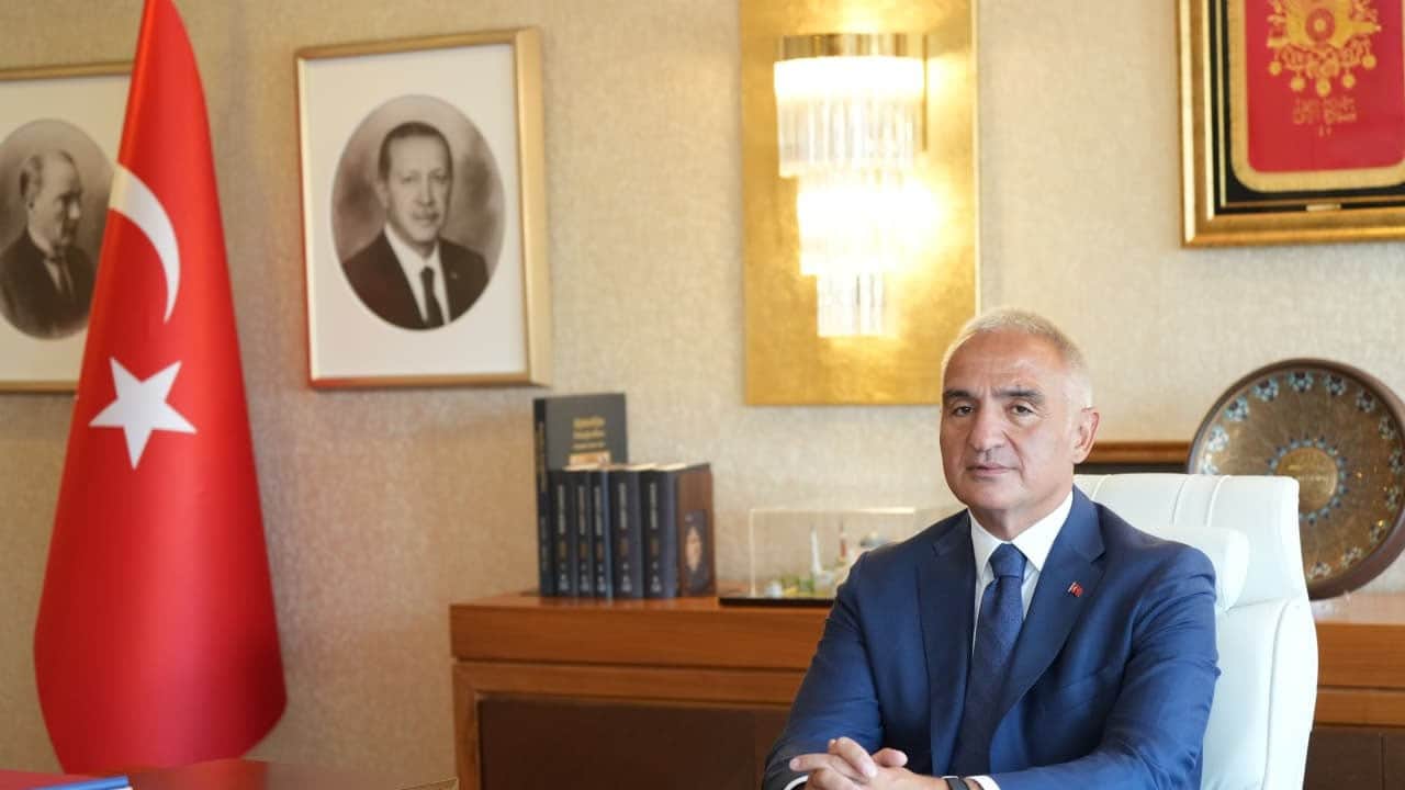 Bakan Ersoy: Antik dünyanın en lüks sofra takımlarını bu batıkta bulduk... 2.100 yıllık