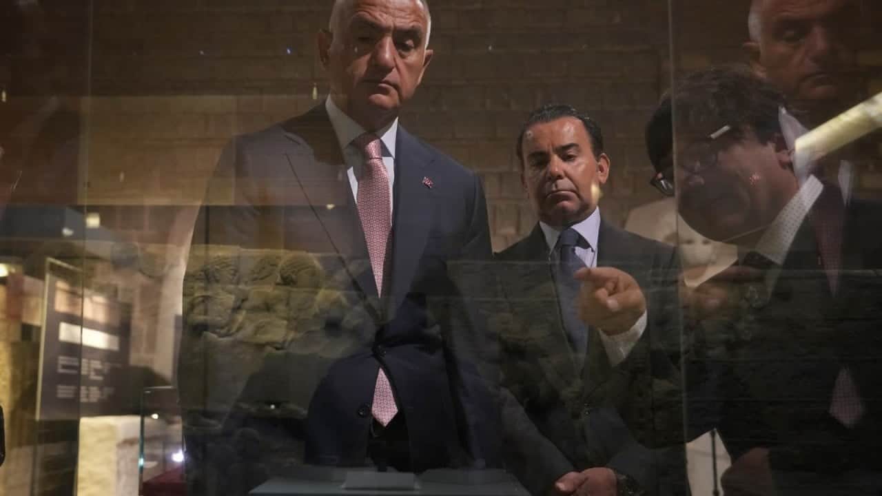 Foto - Bakan Ersoy, Hitit İmparatorluğu'nun izlerini taşıyan sergiyi ziyaret etti.