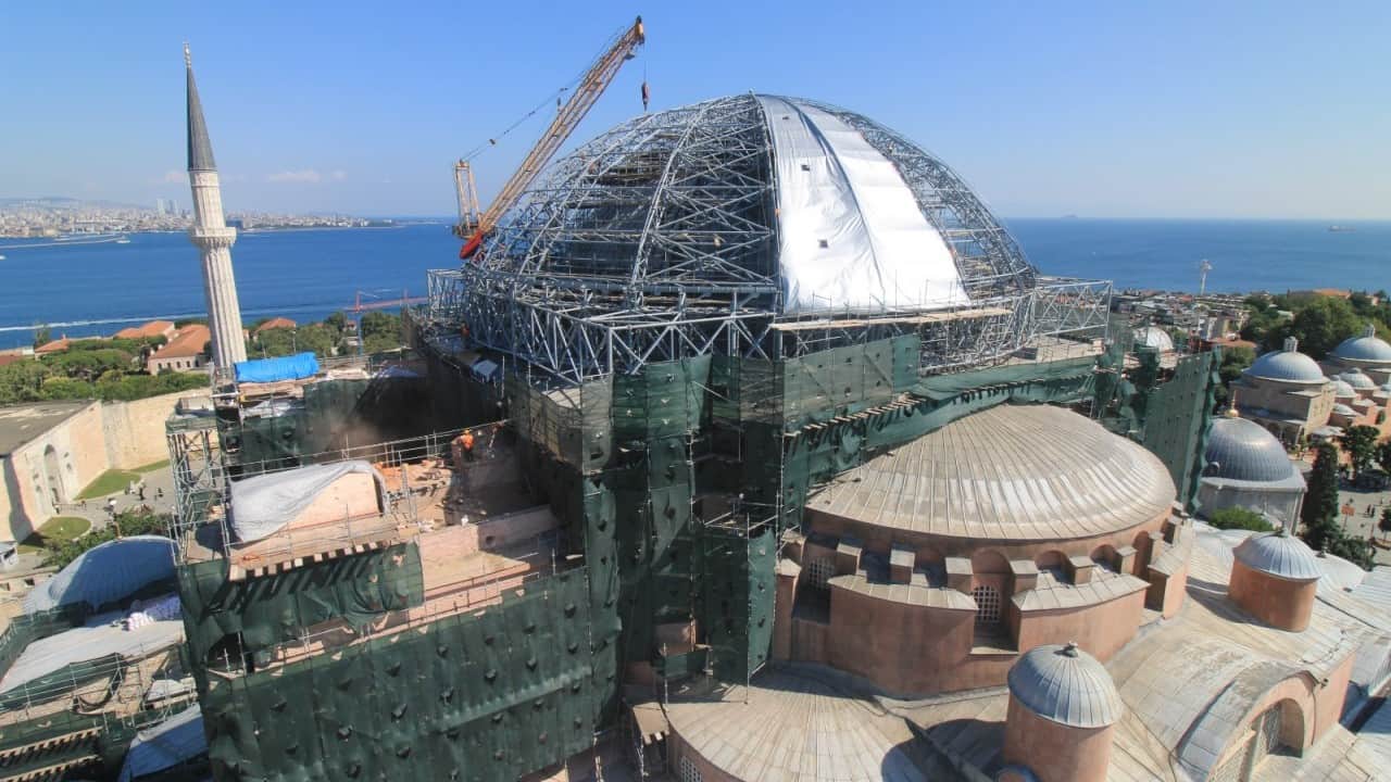 Foto - Bakan Ersoy'dan Ayasofya Camii paylaşımı: Ayasofya'da tarihin en kapsamlı restorasyon devam edecek