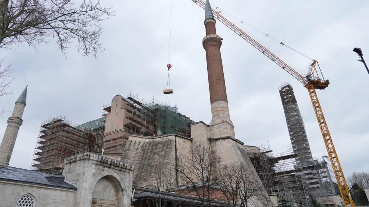 Foto - Bakan Ersoy'dan Ayasofya Camii paylaşımı: Ayasofya'da tarihin en kapsamlı restorasyon devam edecek