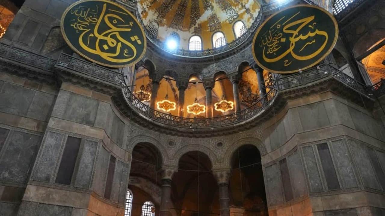 Foto - Bakan Ersoy'dan Ayasofya Camii paylaşımı: Ayasofya'da tarihin en kapsamlı restorasyon devam edecek