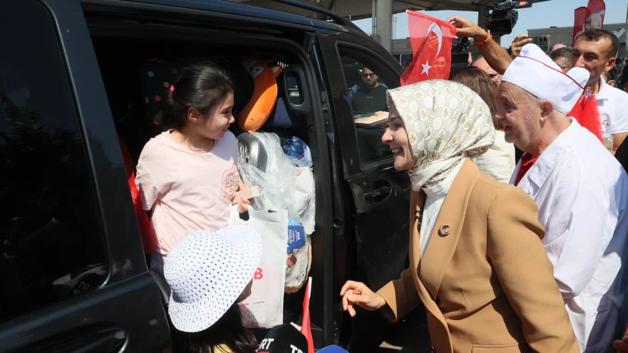 Foto - Bakan Göktaş Kapıkule'de karşıladı Gurbetçiler başımızın tacı
