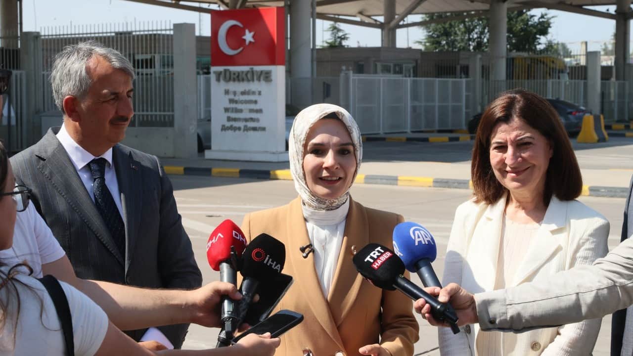 Foto - Bakan Göktaş Kapıkule'de karşıladı Gurbetçiler başımızın tacı