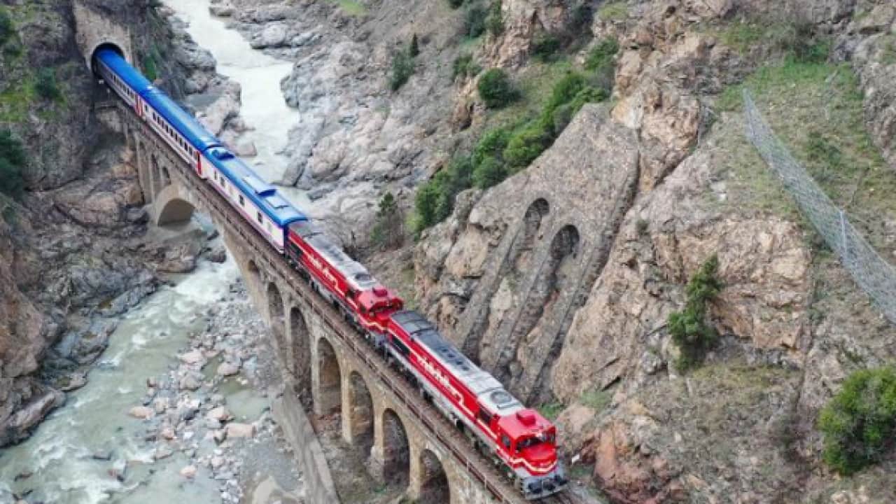 Foto - Bakan Uraloğlu müjdeyi verdi: Turistik Karaelmas Ekspresi 2 Ekim'de raylara iniyor