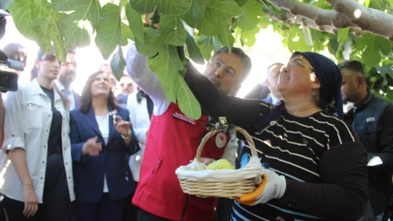 Foto - Bakan Yumaklı: Gümrükten dönen ürünlerde zehir yok Felaket tellalları ile mücadele ediyoruz