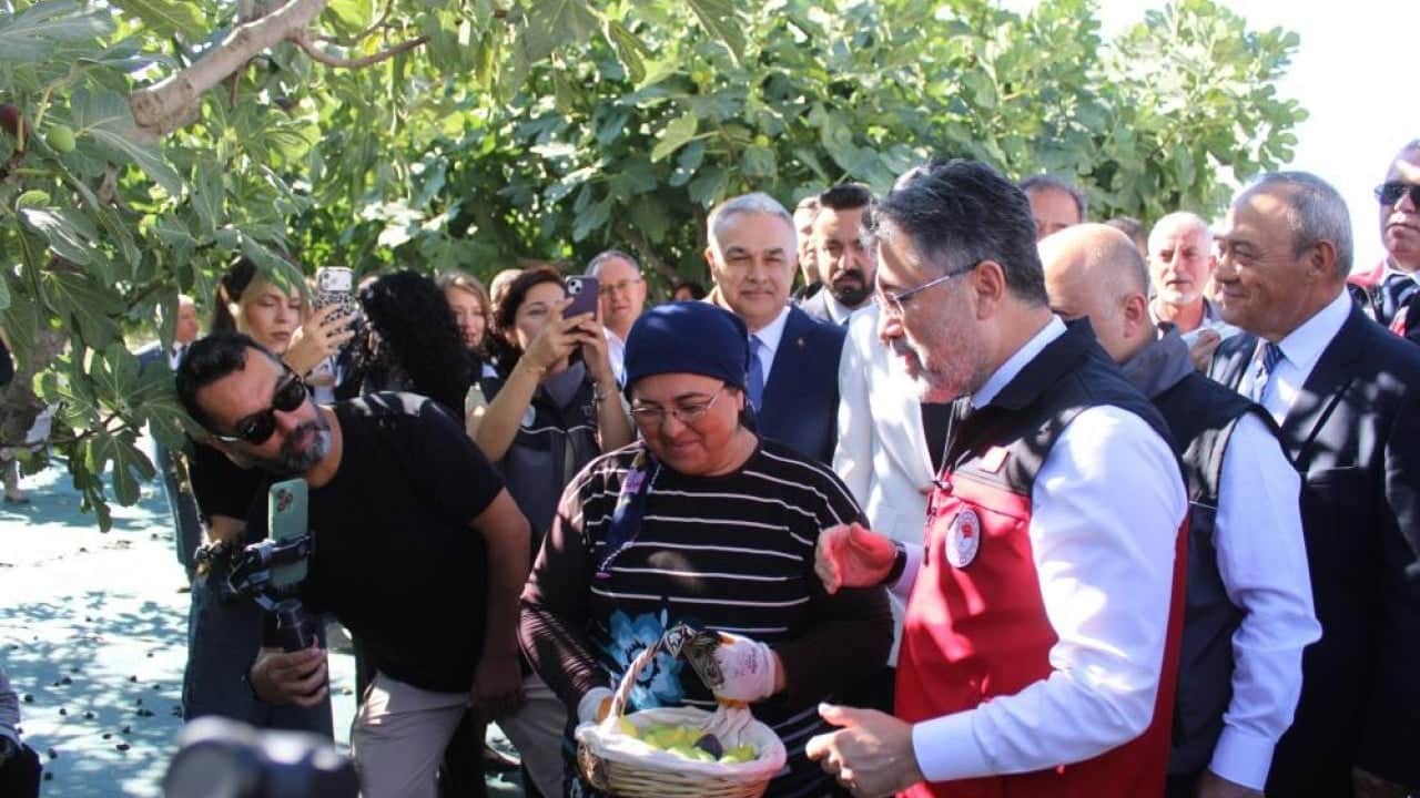 Foto - Bakan Yumaklı: Gümrükten dönen ürünlerde zehir yok Felaket tellalları ile mücadele ediyoruz