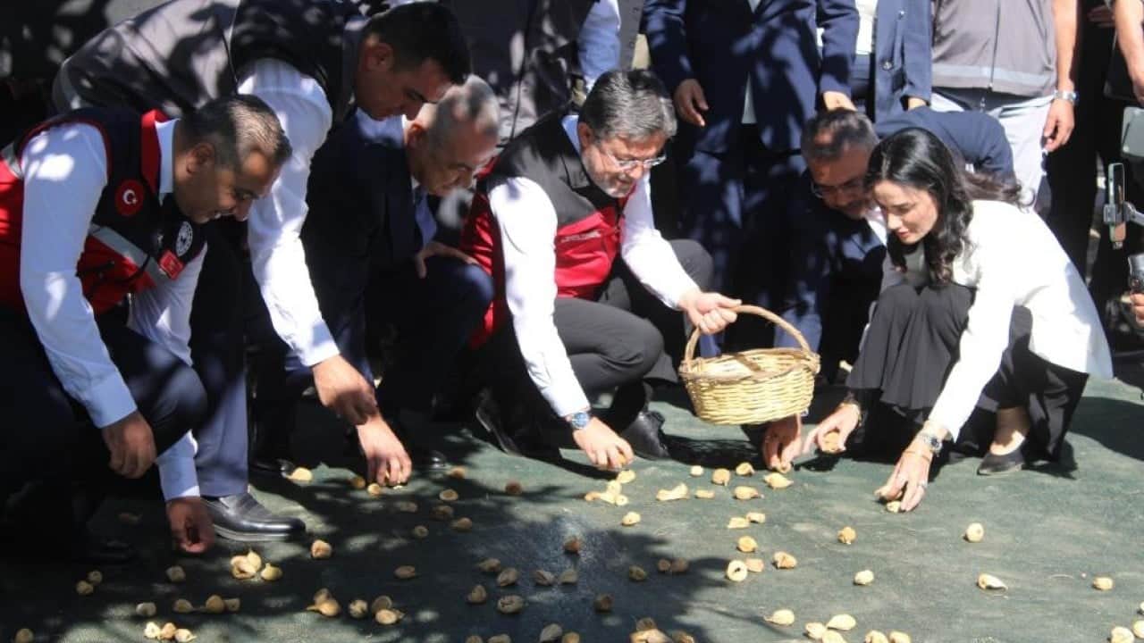 Foto - Bakan Yumaklı: Gümrükten dönen ürünlerde zehir yok Felaket tellalları ile mücadele ediyoruz