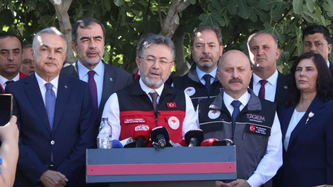 Foto - Bakan Yumaklı: Gümrükten dönen ürünlerde zehir yok Felaket tellalları ile mücadele ediyoruz