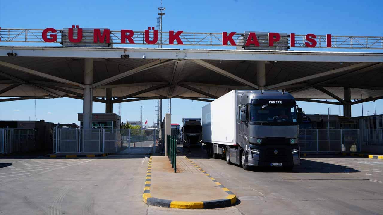 Foto - Bakan Yumaklı’dan tır şoförlerini rahatlatan açıklama: Schengen vizesi için görüşme halindeyiz