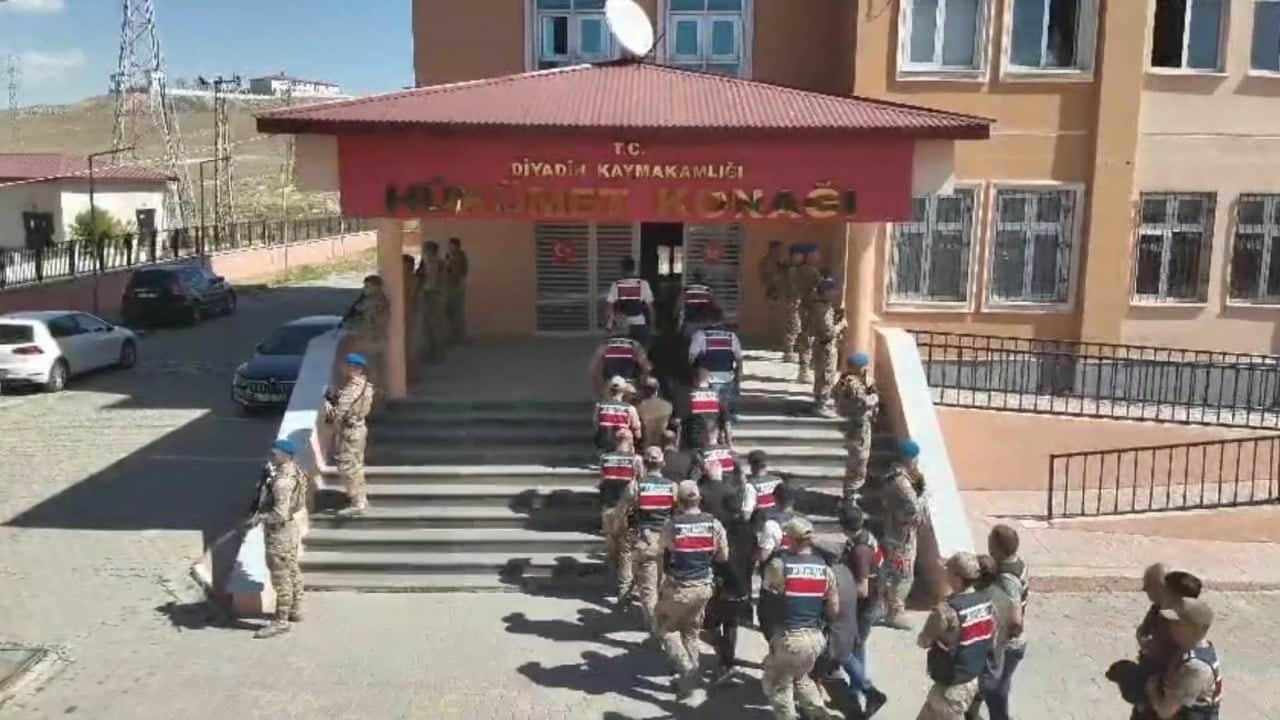 Foto - Bakanlık duyurdu! 9 organize suç örgütüne operasyon: Çok sayıda şüpheli yakalandı 