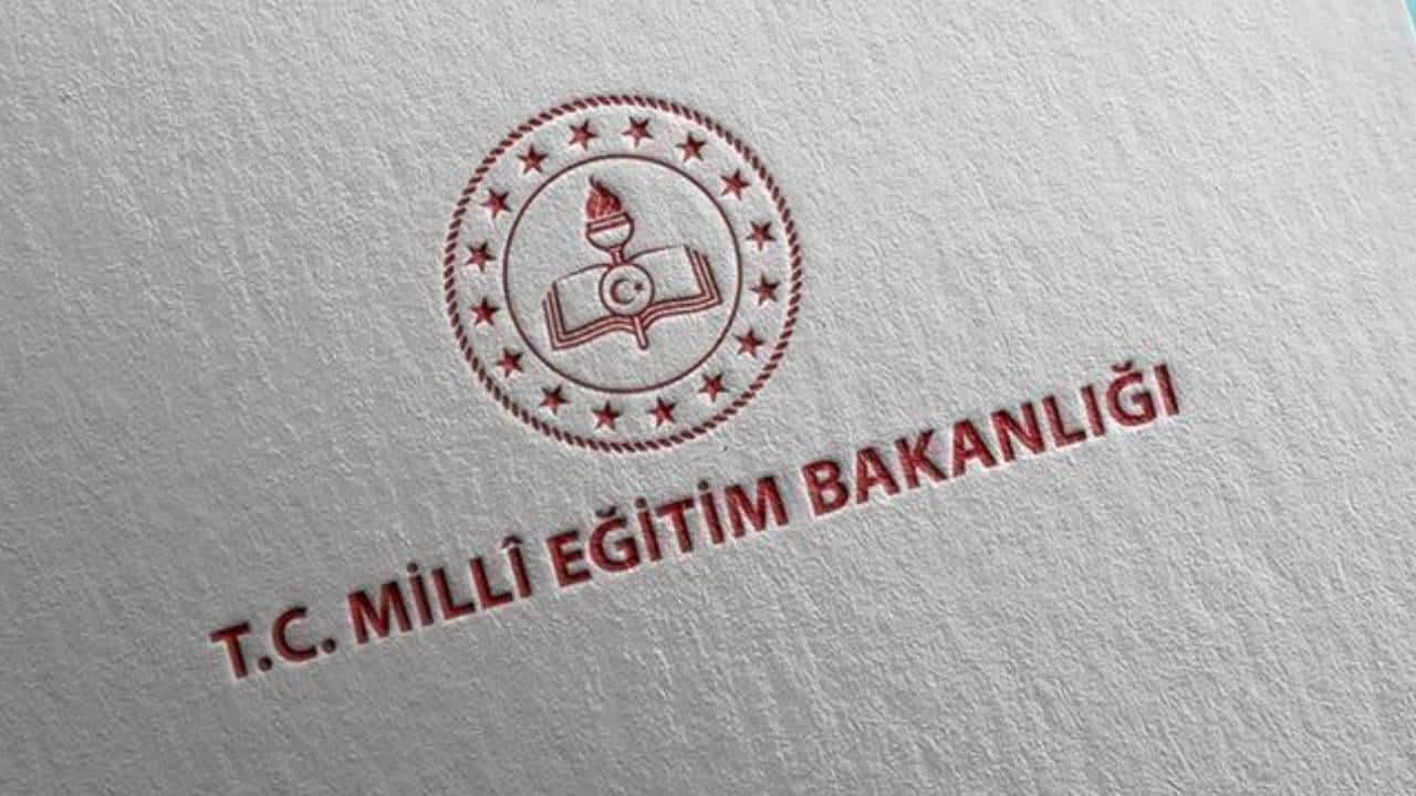 Foto - Bakanlık duyurdu! Öğretmen önlüğü için standartlar belirlendi