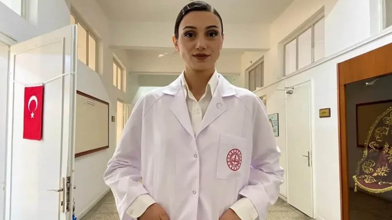 Foto - Bakanlık duyurdu! Öğretmen önlüğü için standartlar belirlendi