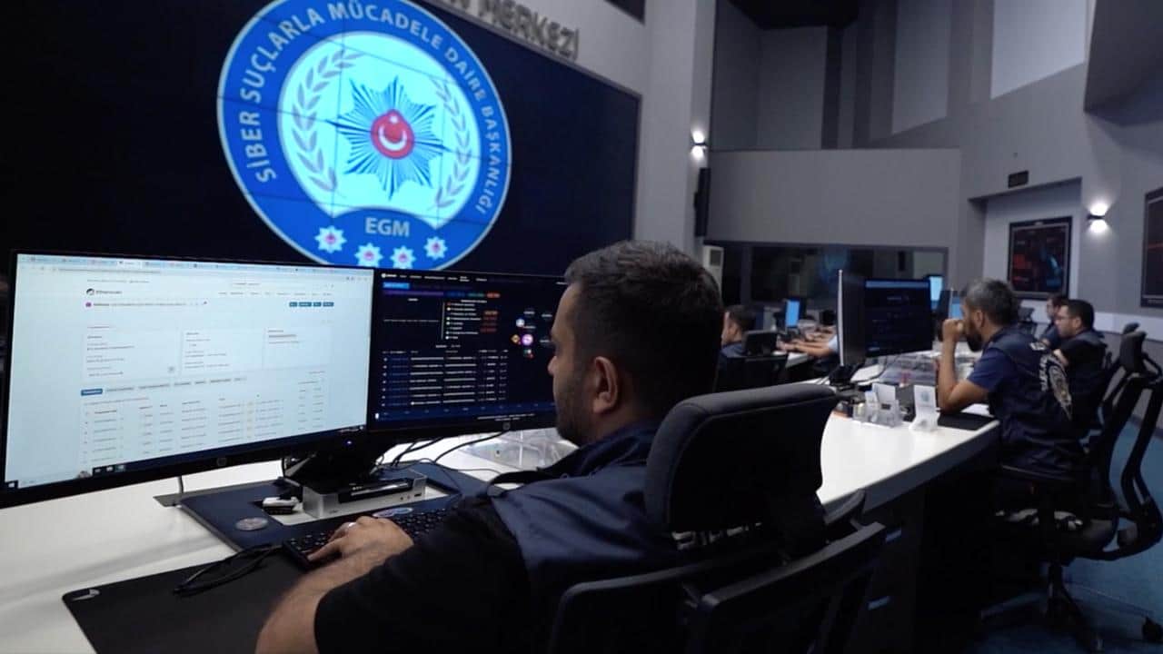 Foto - Bakanlık duyurdu: Siber operasyonlarda 76 şüpheli tutuklandı