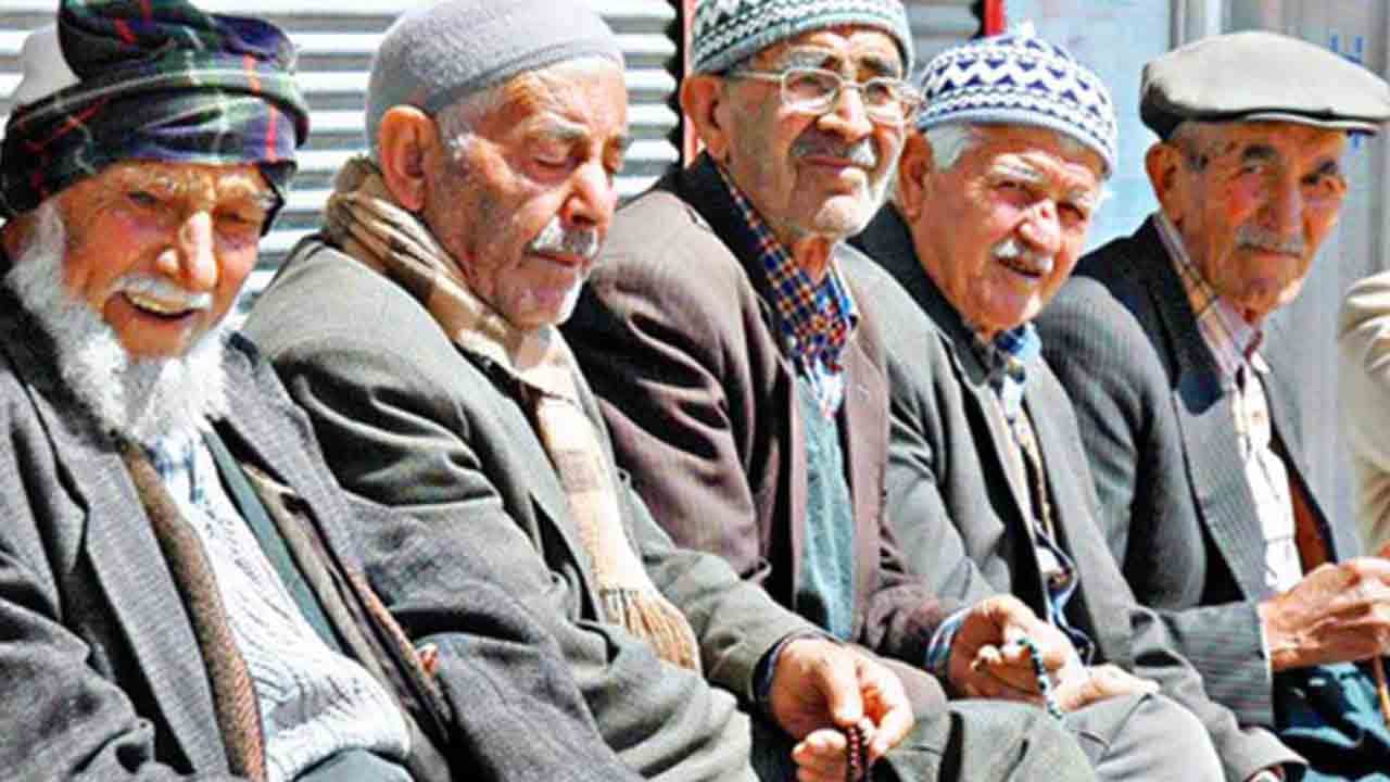 Foto - Bakanlıktan 1 Ekim Dünya Yaşlılar Günü açıklaması: 9 ayda 4 milyon yaşlımıza kapsamlı sağlık hizmeti sunduk
