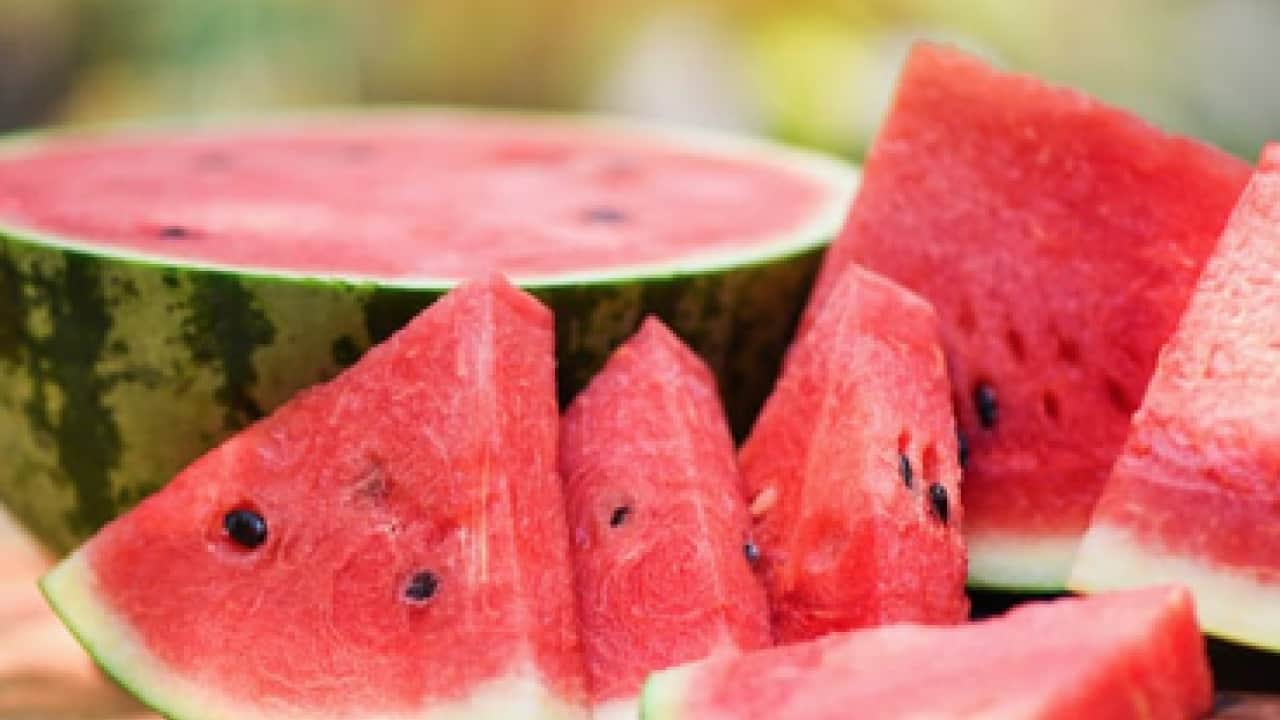 Foto - Bal gibi ve içi kıpkırmızı karpuz nasıl seçilir? Karpuza vurmak artık mazide kaldı uyarısı...