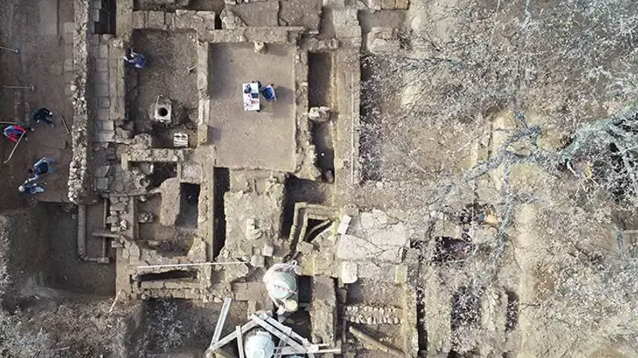 Foto - Balıkesir'de heyecan veren tarihi keşif! O villa gün yüzüne çıktı: Roma dönemi zümrüt madenleriyle bağlantısı bulunuyor