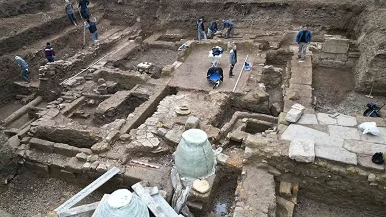 Balıkesir'de heyecan veren tarihi keşif! O villa gün yüzüne çıktı: Roma dönemi zümrüt madenleriyle bağlantısı bulunuyor