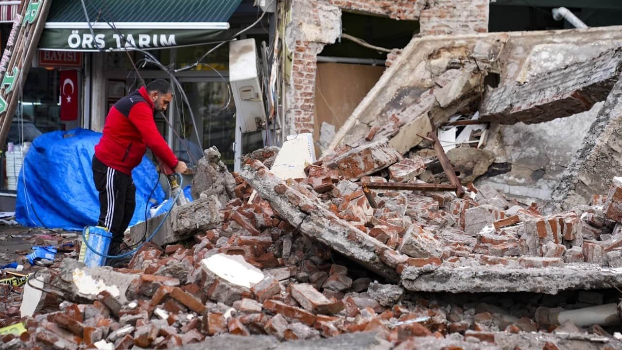 Foto - Balıkesir'deki depremde korkulan olmadı ama... Deprem fırtınasına dikkat uyarısı geldi...