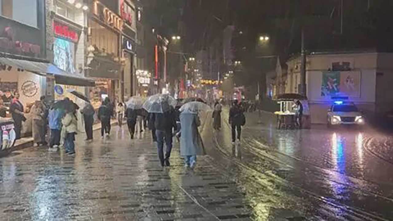Foto - Balkanlar'dan gelen soğuk hava dalgası İstanbul'u vurdu! AKOM'dan peş peşe kritik uyarılar!