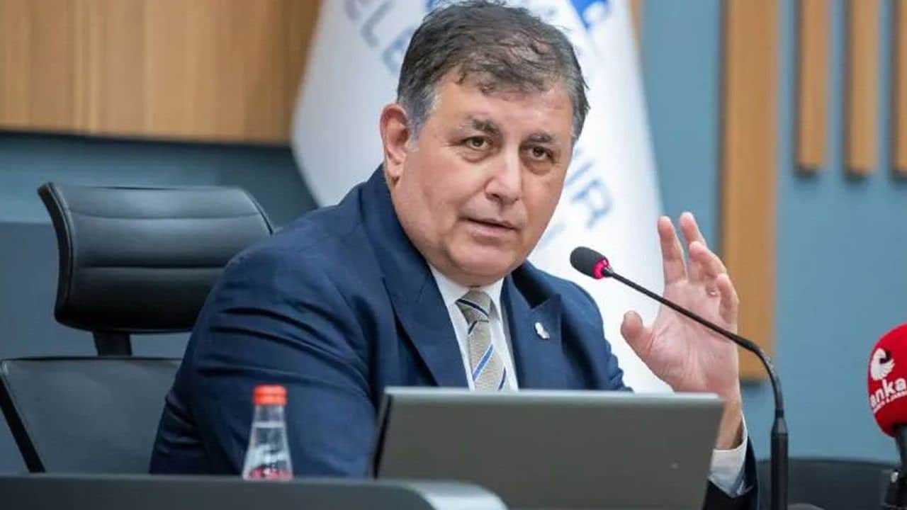 Foto - Basın danışmanından açıklama var! O büyükşehir belediye başkanı AK Parti’ye mi geçiyor?