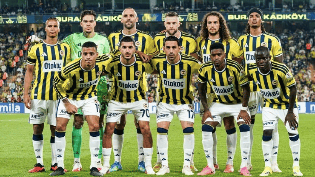 Foto - Başkan Aziz Yıldırım bu işe ne diyecek? Fosur fosur uyuyorlar resmen yahu...