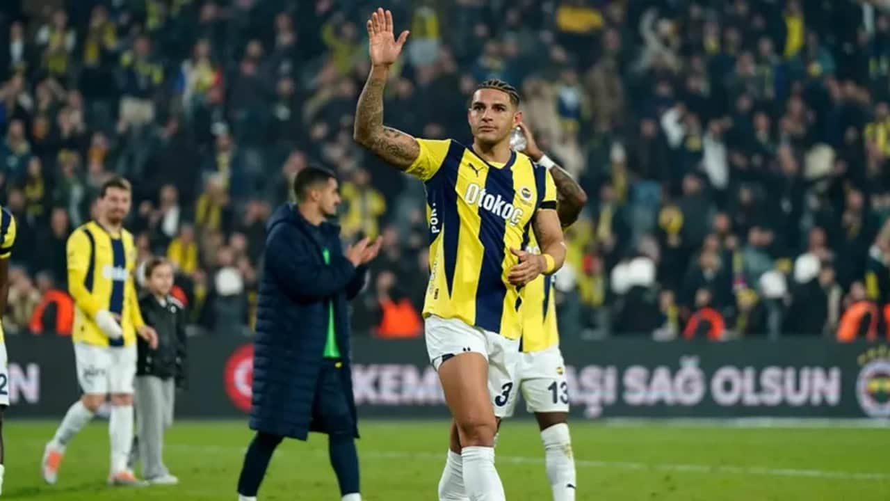 Foto - Başkan dediğin böyle olur! Aziz Yıldırım, Fenerbahçelileri delirten futbolcuyu odaya kapatmış