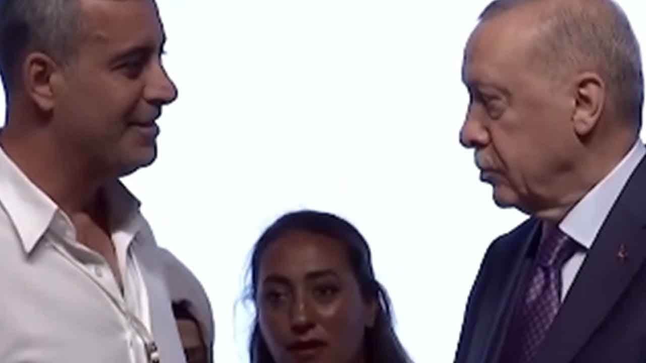 Foto - Başkan Erdoğan hemen anladı: Bana bak, sigarayı bırakıyorsun