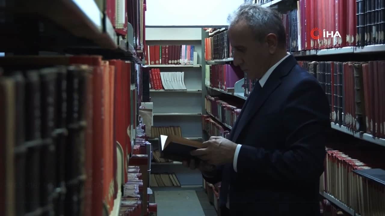 Foto - Başkan Erdoğan ‘utanç verici’ demişti! Ecdat yadigarı kitapları kurtaran isim konuştu