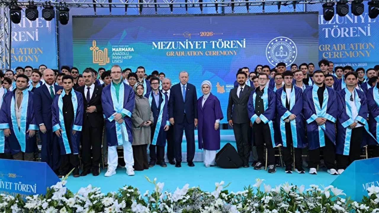 Foto - Başkan Erdoğan'ın gurur günü! Torununun diplomasını kendi elleriyle verdi