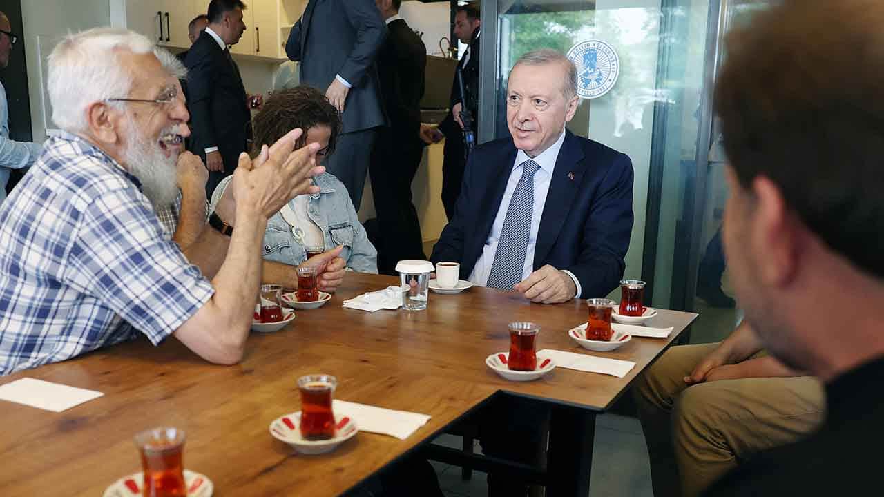 Foto - Başkan Erdoğan'ın sürprizi izdihama yol açtı: Vatandaşlar akın etti