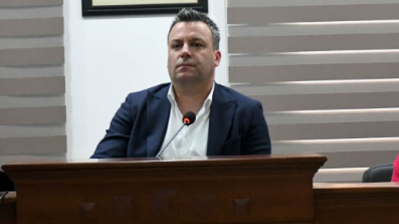 Foto - Başkanvekili Demirtaş iddialara cevap verdi: CHP’li Kuşadası’nda stadyum yıkılıp AVM mi yapılacak?