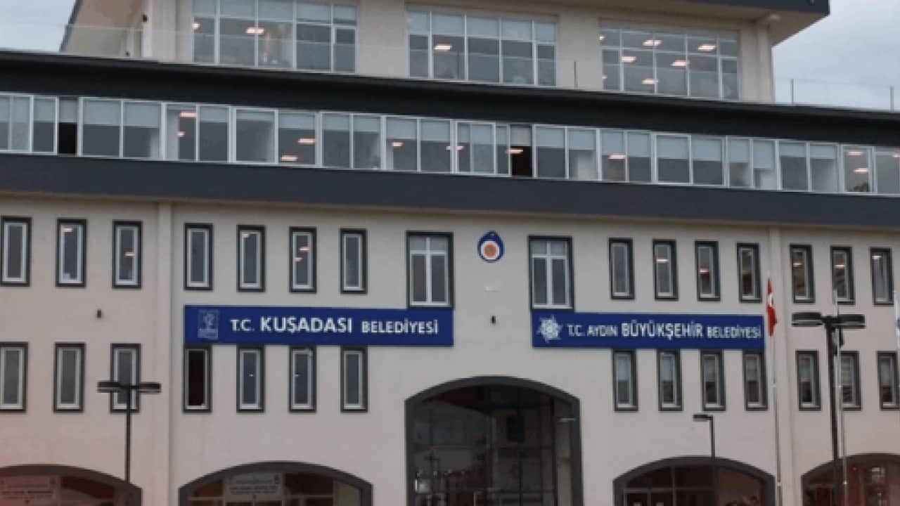 Foto - Başkanvekili Demirtaş iddialara cevap verdi: CHP’li Kuşadası’nda stadyum yıkılıp AVM mi yapılacak?