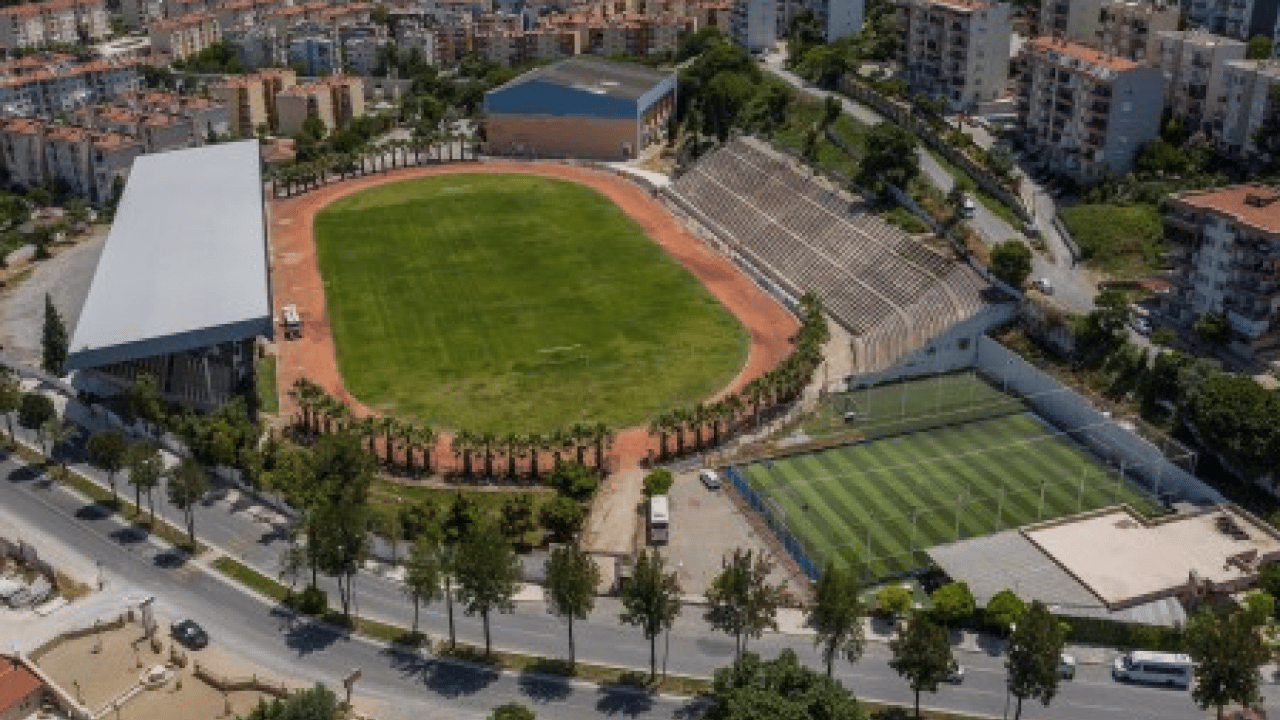 Foto - Başkanvekili Demirtaş iddialara cevap verdi: CHP’li Kuşadası’nda stadyum yıkılıp AVM mi yapılacak?