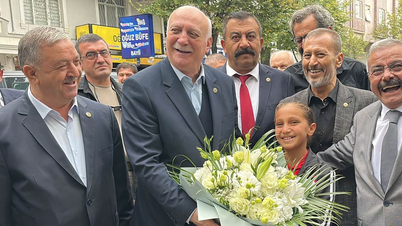 Foto - Bayraktar: Tarım, modası geçmeyen tek sektör! Her şey ertelenir gıda ertelenemez