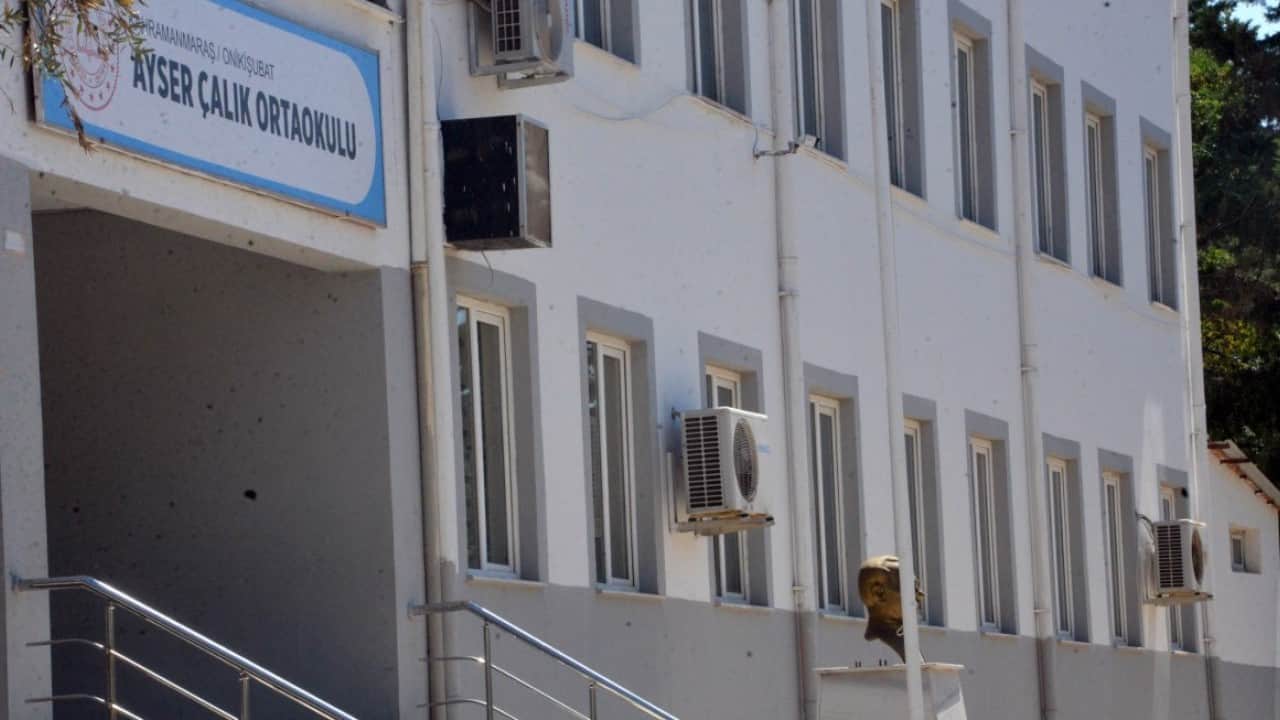 Foto - Bedenini öğrenciler için siper etmişti! Ayla öğretmenin ailesinden katilin babasına tazminat davası