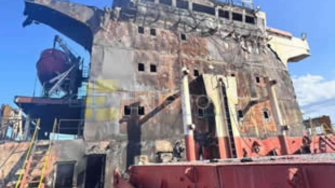Foto - Belalarını arıyorlar: Türk gemisi vuruldu
