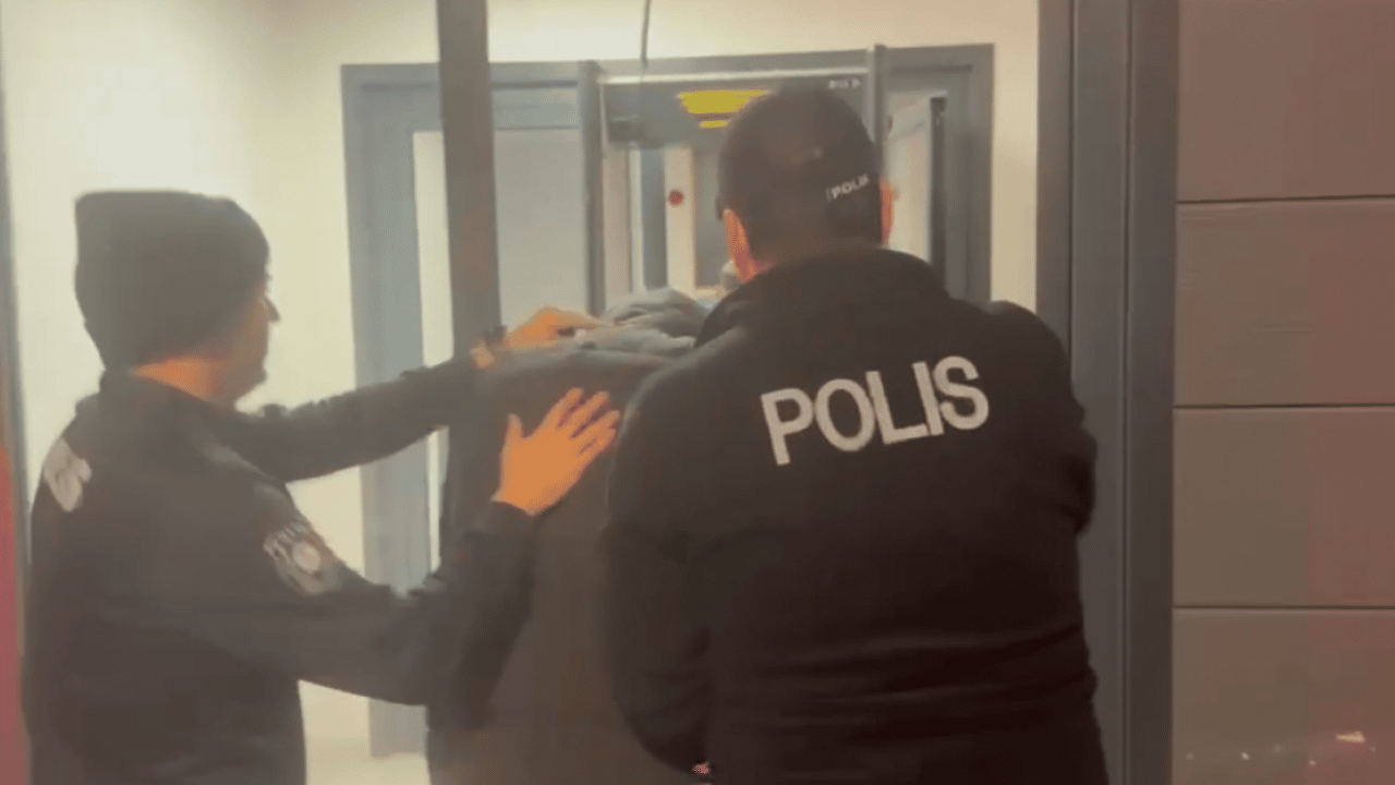 Foto - Belgrad Ormanı’nda suçüstü enselendiler: Masum yüzlü utanmazlar