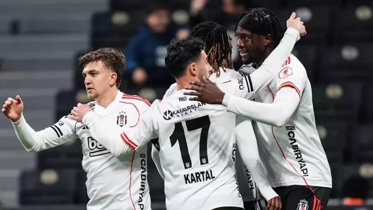 Foto - Beşiktaş kupada zirveye oturdu