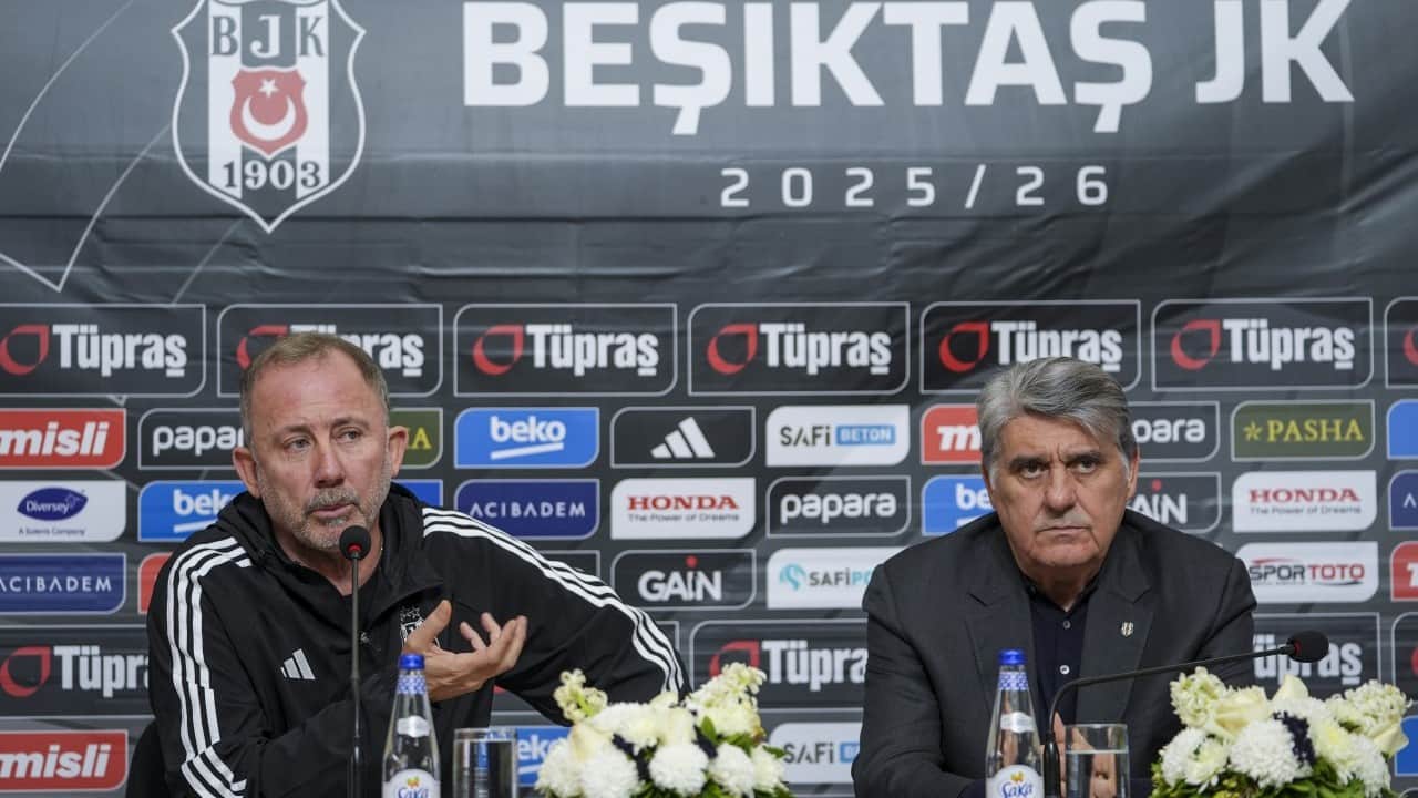 Foto - Beşiktaş yönetiminden bomba 'takım' kararı çıktı! Resmen bunu yapacaklar! Taraftar ayağa kalktı...