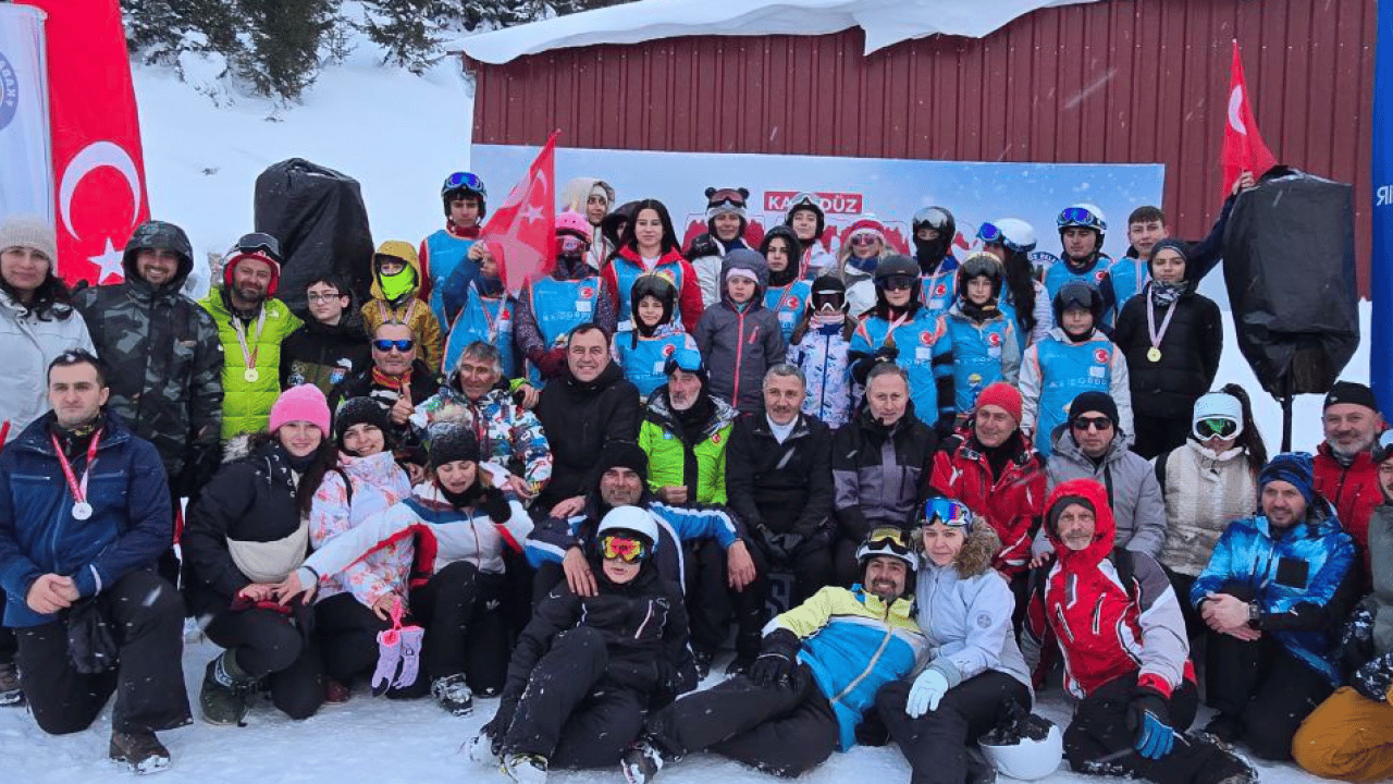 Foto - Beyaz örtü festivallerle şenlendi: Rize, Ordu ve Trabzon’dan renkli görüntüler