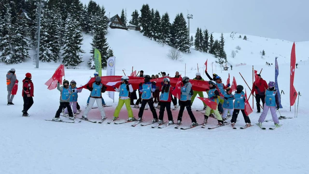 Foto - Beyaz örtü festivallerle şenlendi: Rize, Ordu ve Trabzon’dan renkli görüntüler