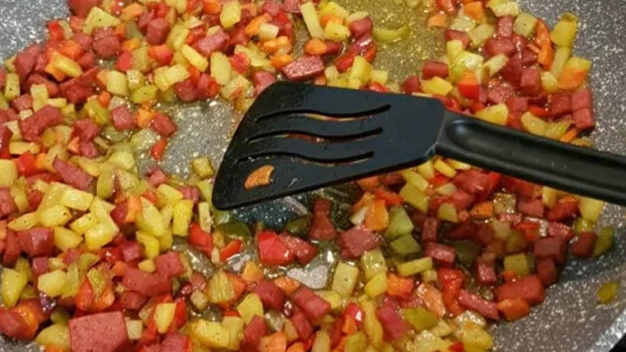 Foto - Beyaz peynirle hazırlanan kahvaltılık sebzeli yumurta: Ekmeksiz doyuran formül etkiliyor